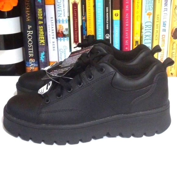 SKECHERS BLACK SLIP RESISTANT AIR-COOLED MEMORY FOAM WORK SHOES SIZE 7.5 NWT - Picture 3 of 8